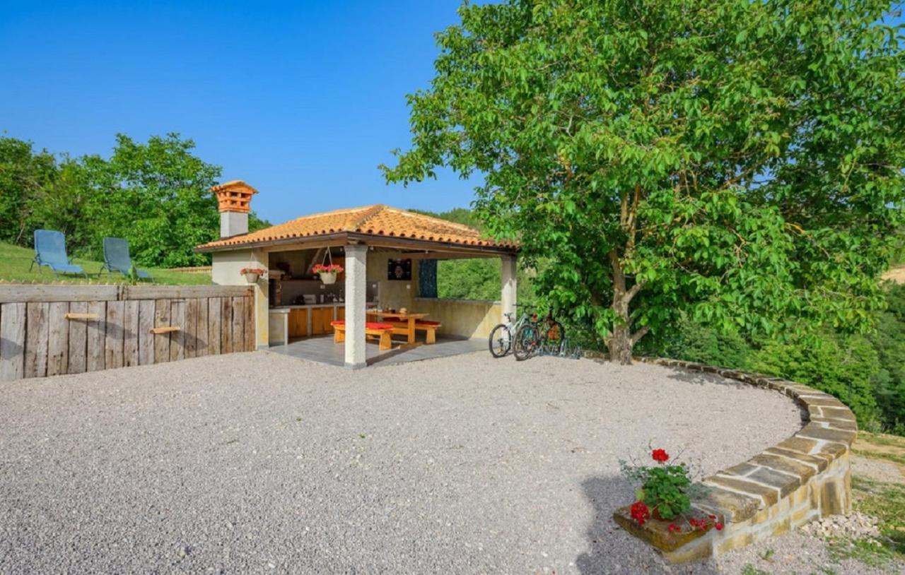 Guesthouse Gospodi Cerovlje Zewnętrze zdjęcie