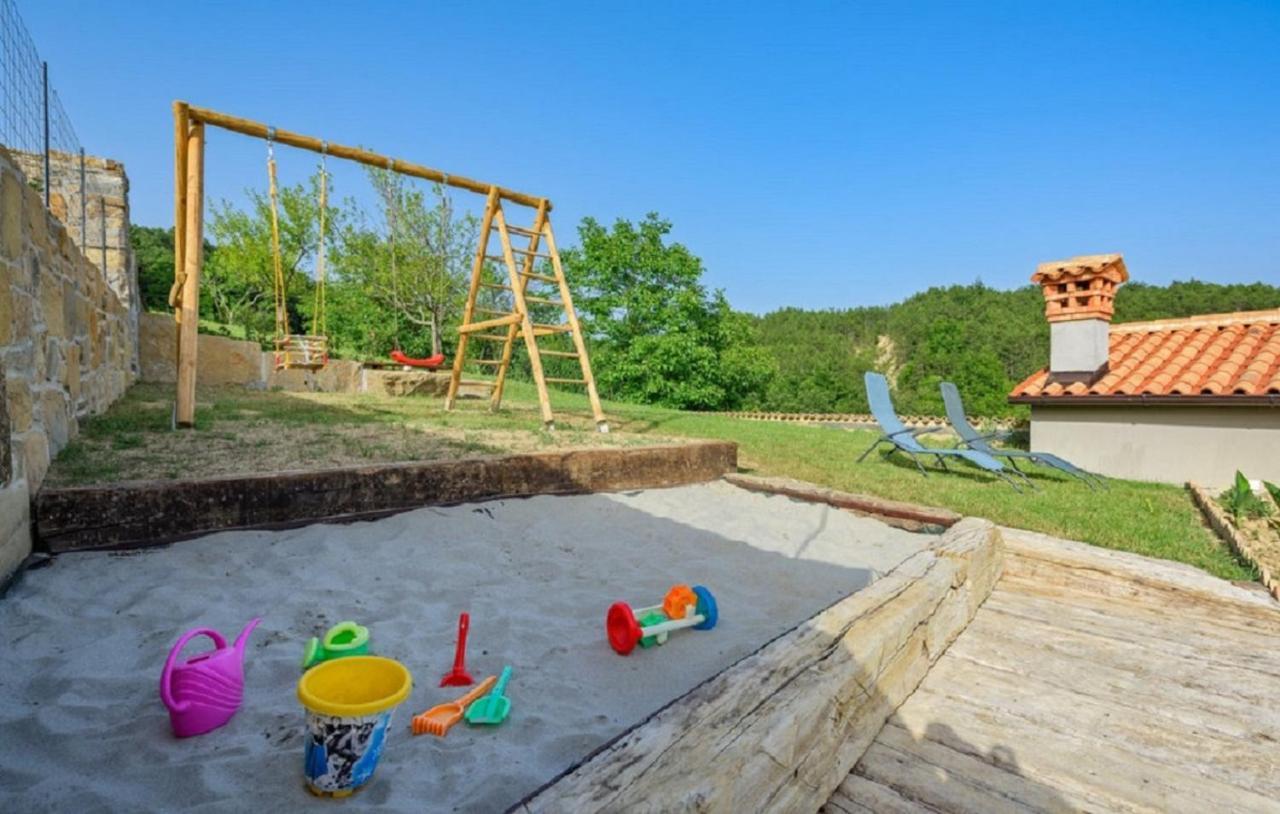 Guesthouse Gospodi Cerovlje Zewnętrze zdjęcie